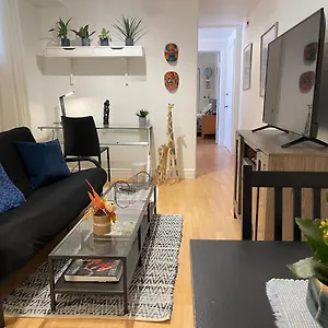  Appartement Cozy In Great Location With Free Parking - 31 Night Minimum